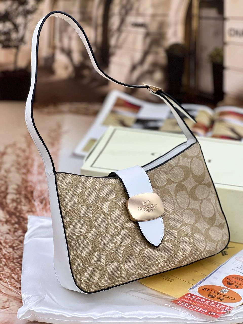 کیف دوشی برند کوچ