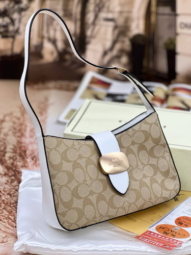کیف دوشی برند کوچ